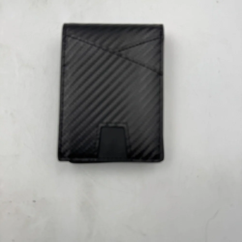 NEW QLD Minimalist Wallet RFID Carbon Fiber Pattern